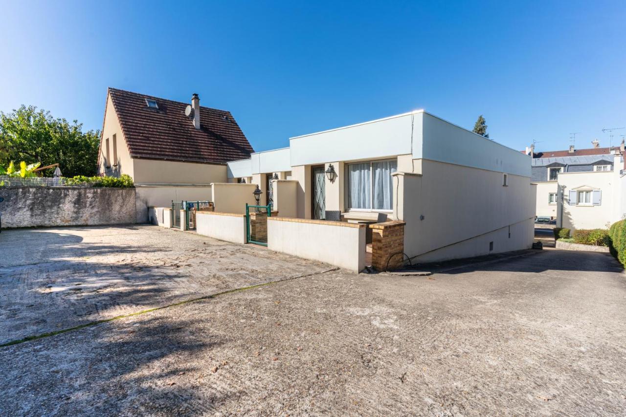Appart'Hotel Nuiteejour Versailles Saint Cyr L'Ecole Esterno foto