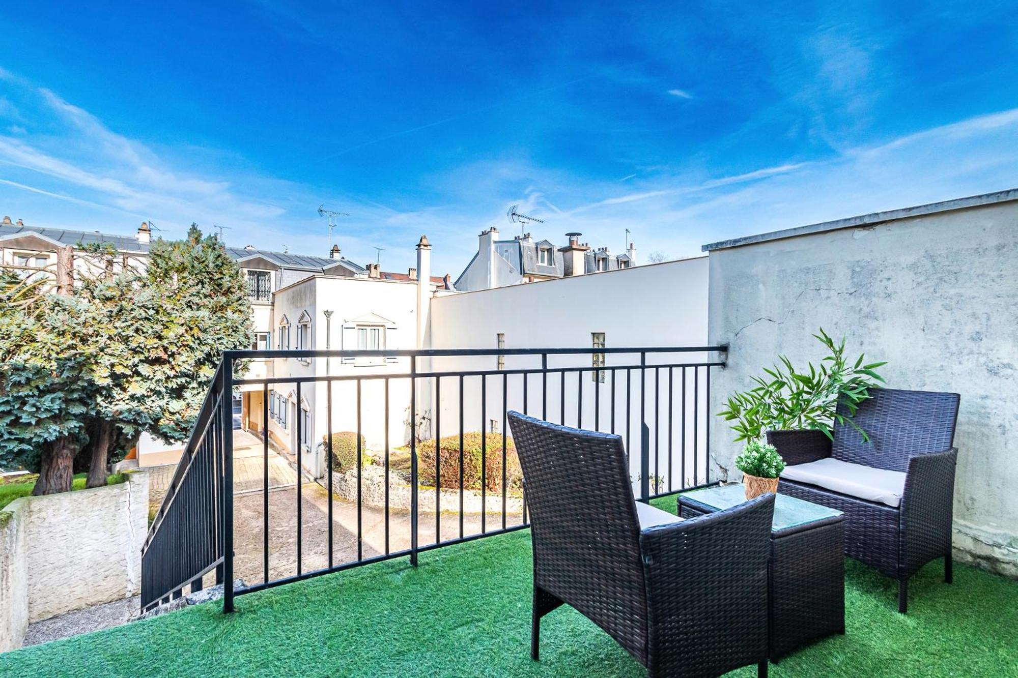 Appart'Hotel Nuiteejour Versailles Saint Cyr L'Ecole Esterno foto