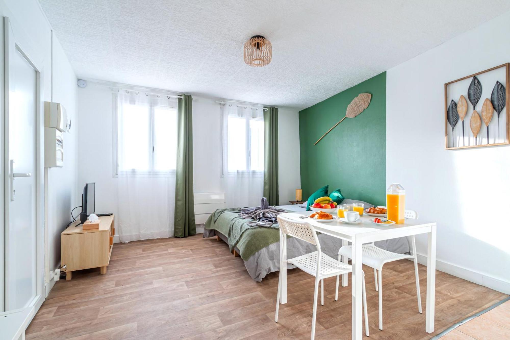 Appart'Hotel Nuiteejour Versailles Saint Cyr L'Ecole Esterno foto