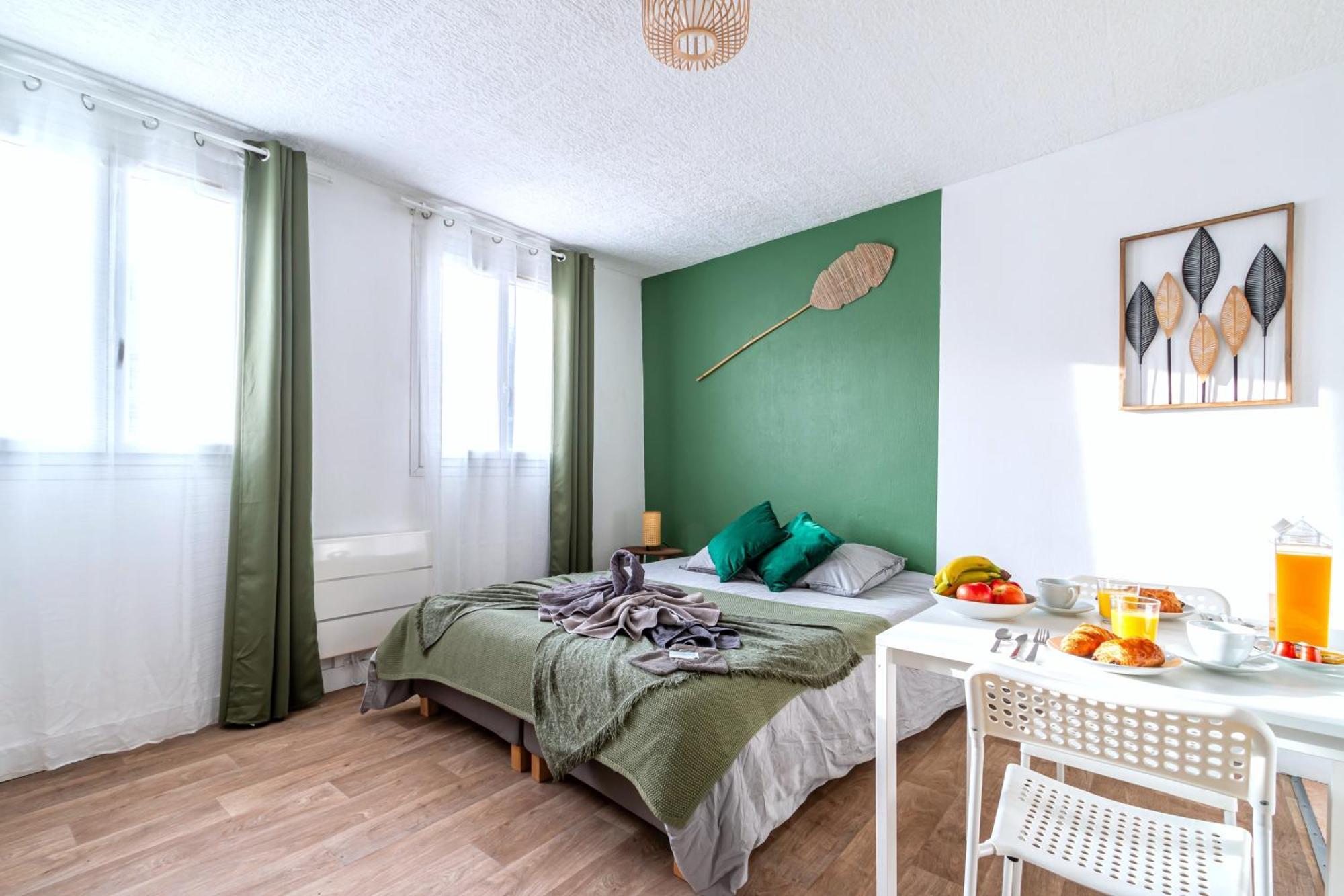 Appart'Hotel Nuiteejour Versailles Saint Cyr L'Ecole Esterno foto