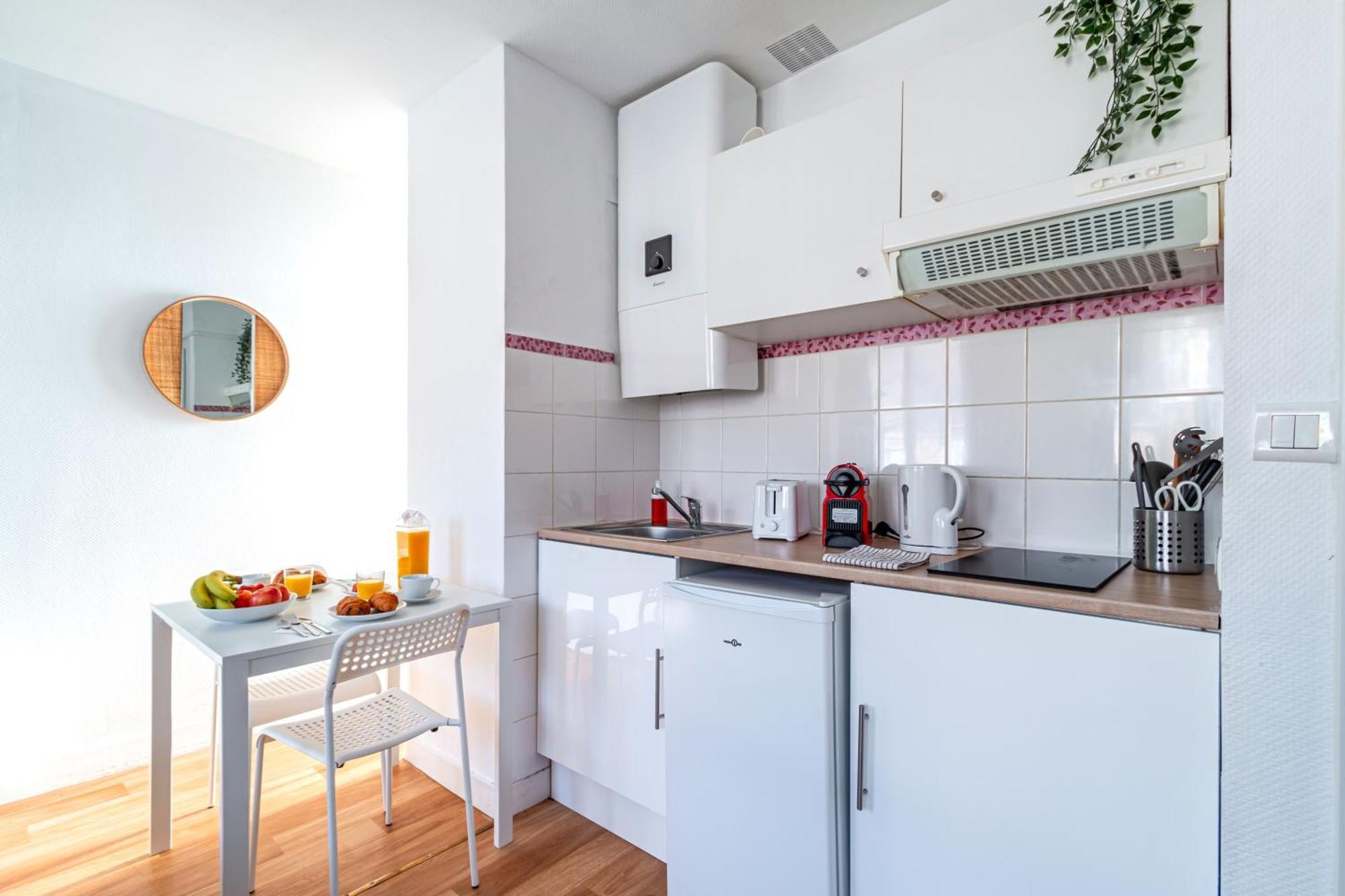 Appart'Hotel Nuiteejour Versailles Saint Cyr L'Ecole Esterno foto