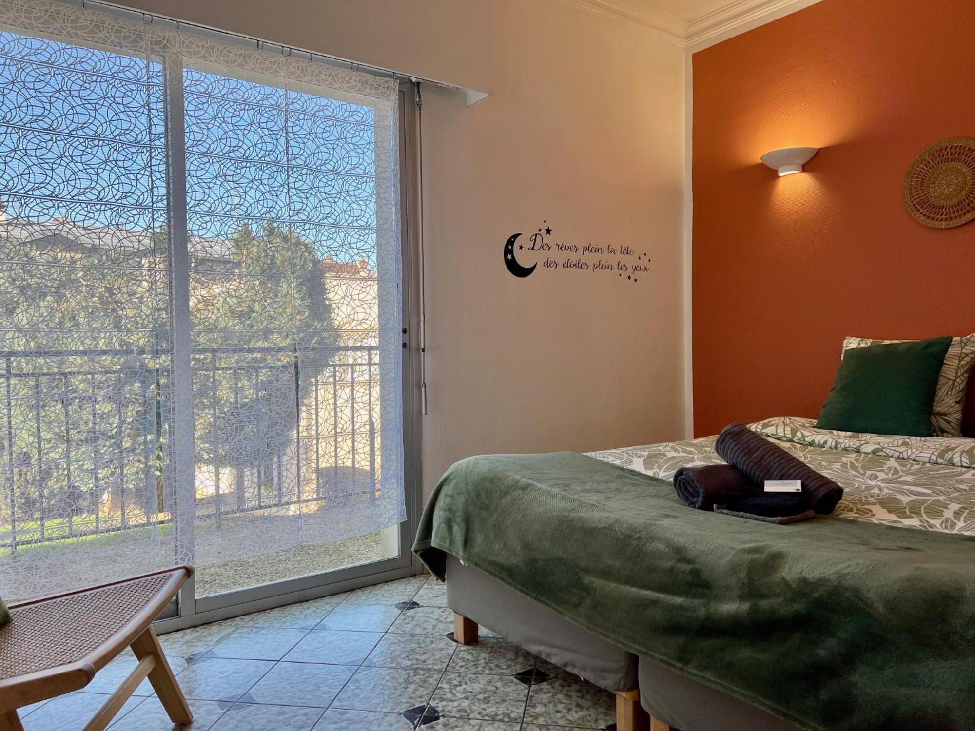 Appart'Hotel Nuiteejour Versailles Saint Cyr L'Ecole Esterno foto