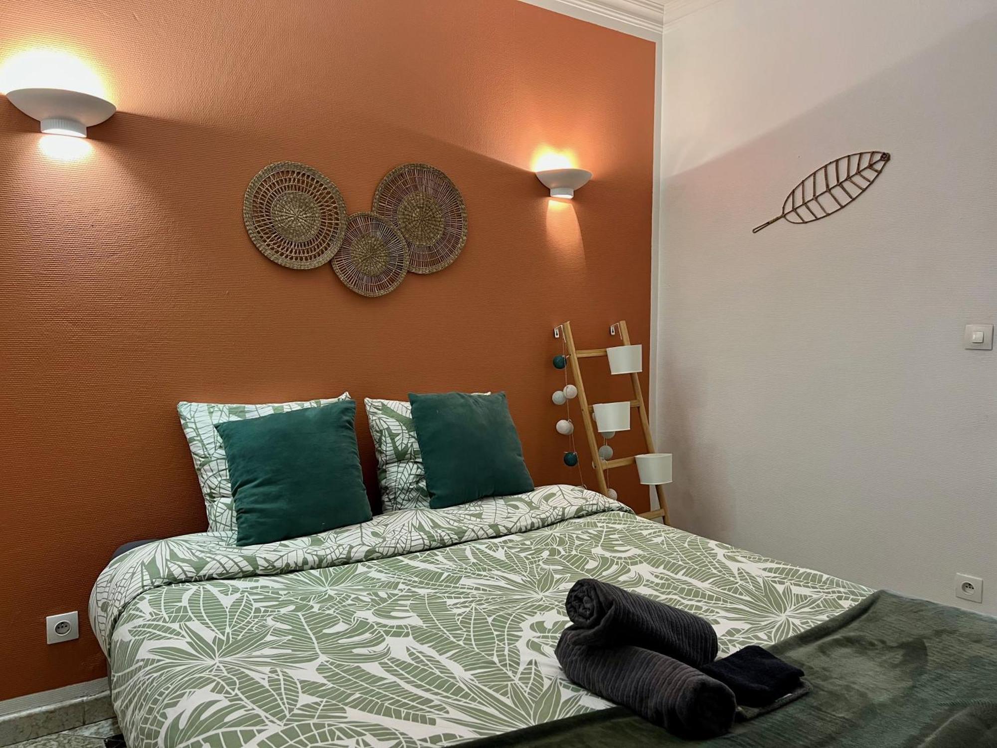 Appart'Hotel Nuiteejour Versailles Saint Cyr L'Ecole Esterno foto