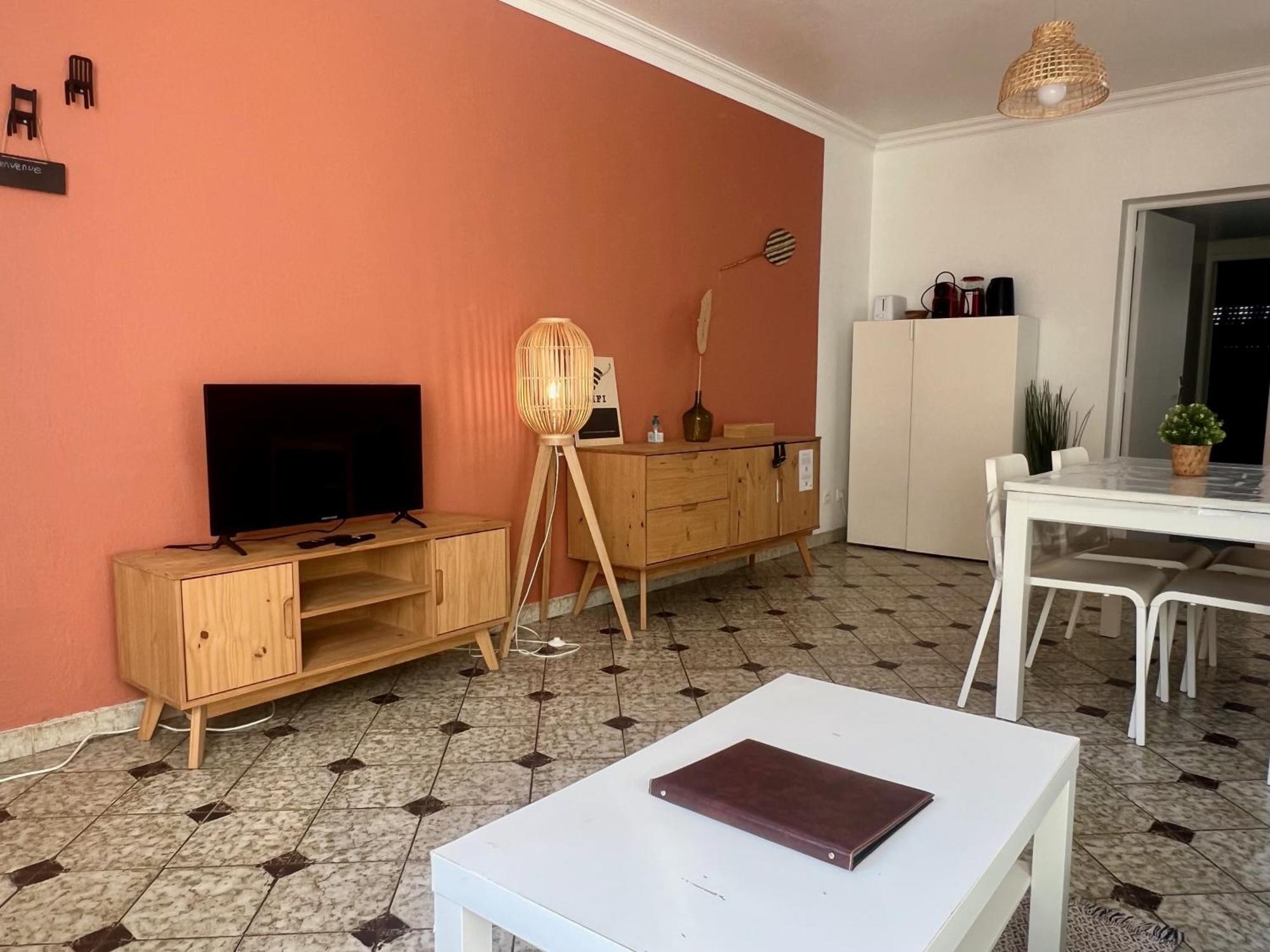 Appart'Hotel Nuiteejour Versailles Saint Cyr L'Ecole Esterno foto